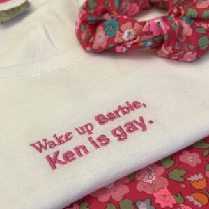 T-shirt ricamata - Wake up Barbie